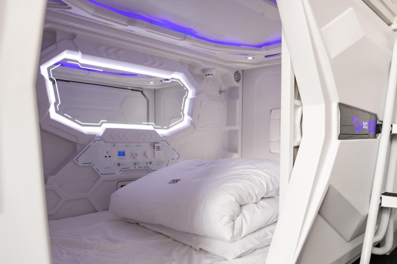 Capsule hotel Pod 2*